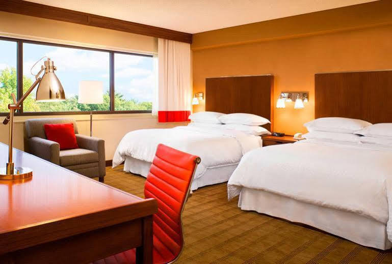 Four Points By Sheraton At Phoenix Mesa Gateway Airport Exterior photo